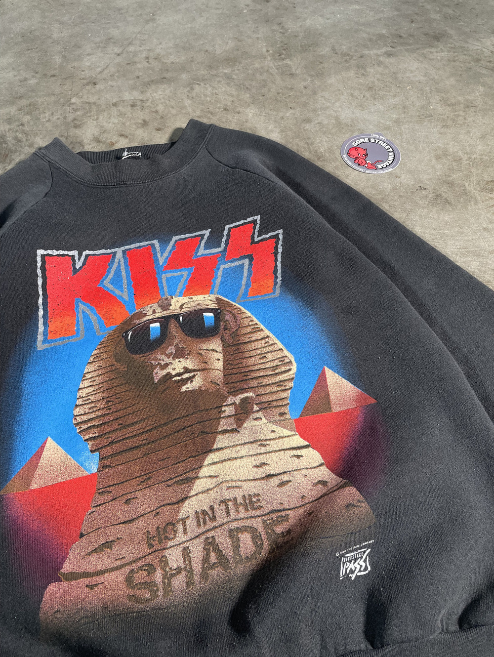 Vintage 90s KISS Hot In The Shade Tour Sweatshirt M 19x25